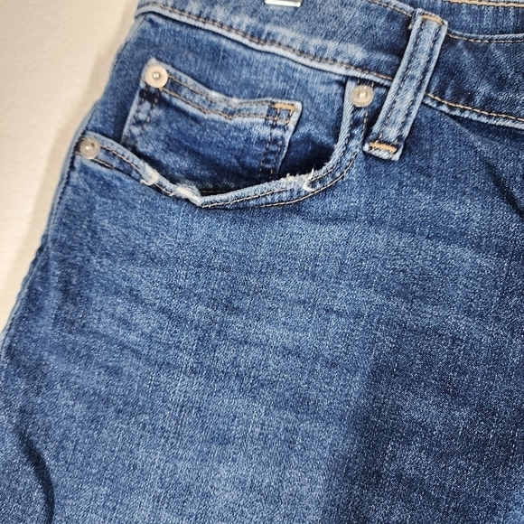 GAP 9" BERMUDA SHORTS - Picture 4 of 5